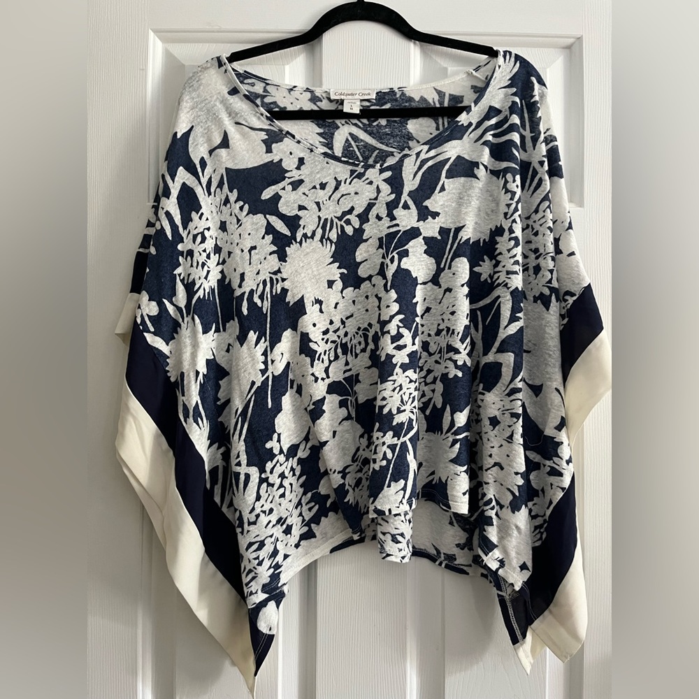 Coldwater Creek flowing top in blue and white